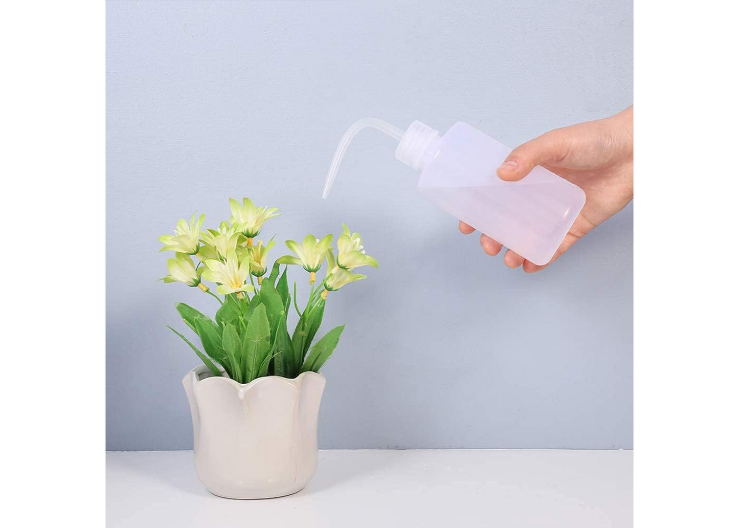 WANGZAIZAI 3-Pack 250ml Transparent Plastic Squeeze Bottles – Ideal for watering plants, washing, spraying, and lab use. Easy to squeeze, leak-proof design.