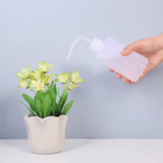 3-Pack 250ml Transparent Plastic Squeeze Bottles – Ideal for watering plants, washing, spraying, and lab use. Easy to squeeze, leak-proof design.