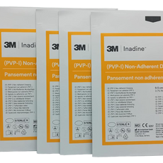 A pack of five individually wrapped 3M Mediseal Non-Adherent Dressings, each measuring 9.5cm x 9.